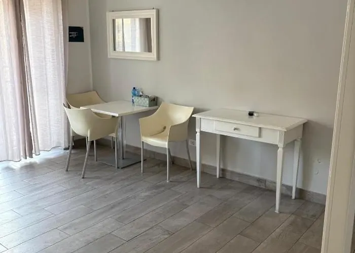 게스트하우스 Domus Dotta New 4*