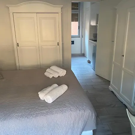 Domus Dotta New Affittacamere Bologna